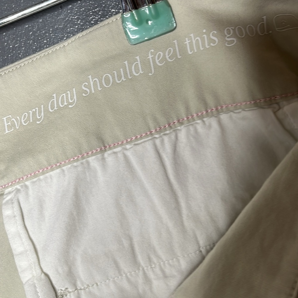 Vineyard Vines 5 Inch Herringbone Every Day Shorts
Size 24
Color: STONE - Picture 7 of 9